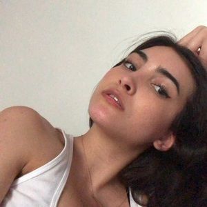 Meet your Posher, Ella